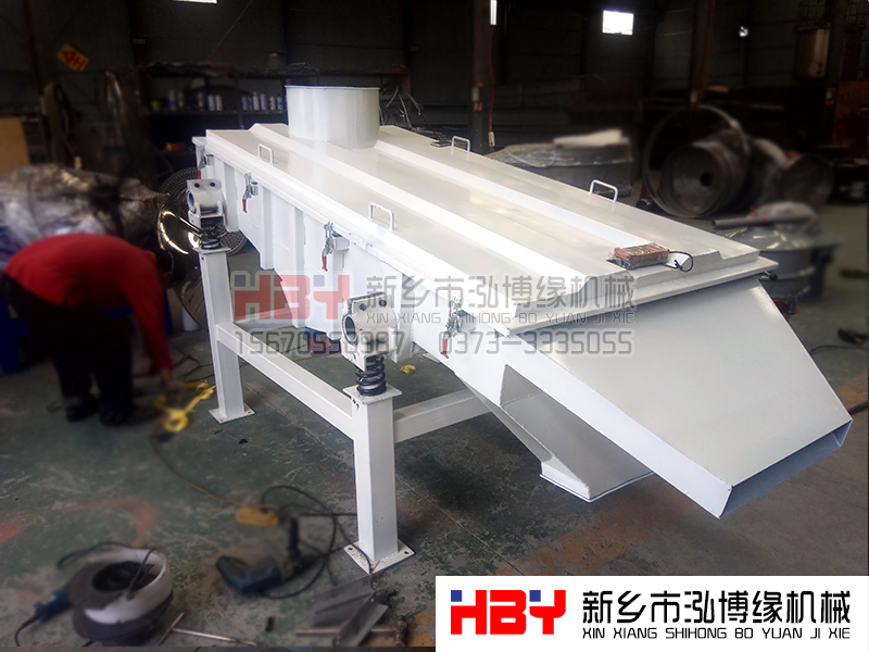 福建厦门环保材料大倾角直线筛粉机准备发货 请注意查收